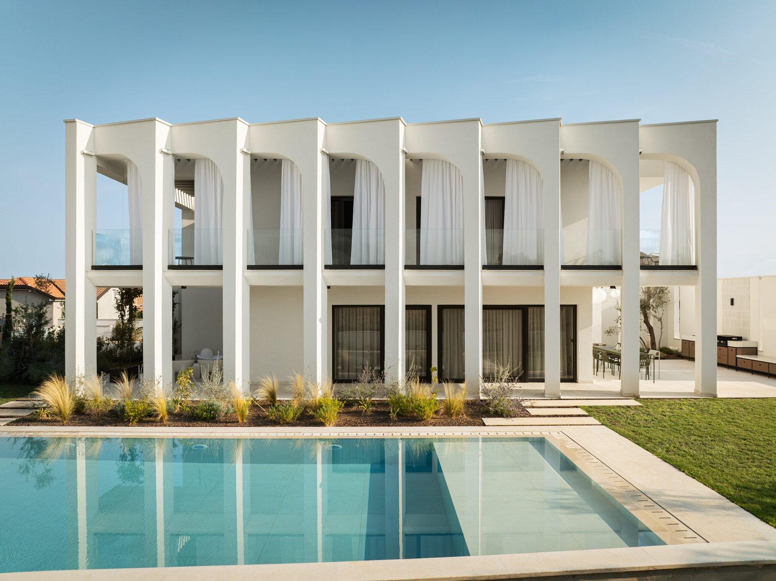 Arc House, photo 2